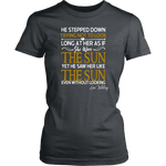 "As if she were the sun" Women's Fitted T-shirt - Gifts For Reading Addicts